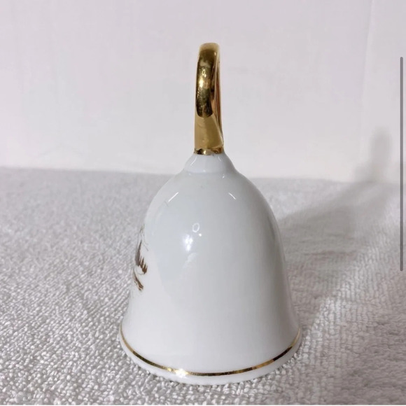 Vintage White Brown Gold Maple Ridge British Columbia Ceramic Souvenir Bell - Picture 3 of 11